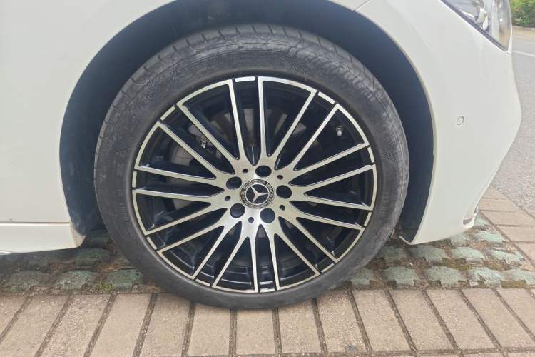 Used Mercedes-Benz C-Class 2022 C 260 L Sport Edition Right Front Wheel Hub