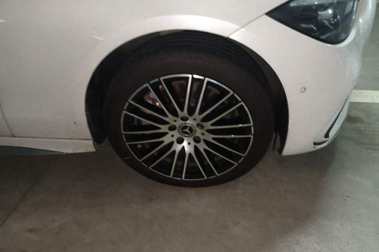 Used Mercedes-Benz C-Class 2022 Restyled C 260 L Sport Edition Right Front Wheel Hub