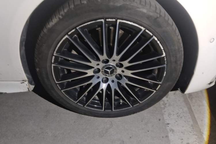 Used Mercedes-Benz C-Class 2022 Restyled C 260 L Sport Edition Right Front Wheel Hub
