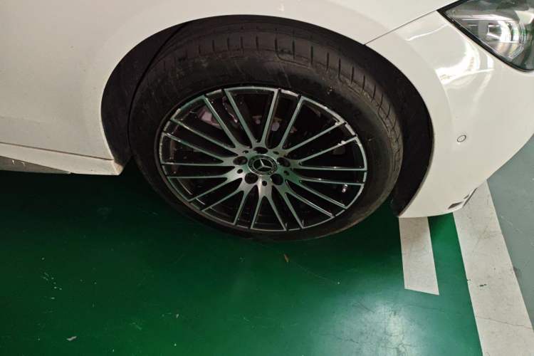 Used Mercedes-Benz C-Class 2022 C 260 L Sport Edition Right Front Wheel Hub