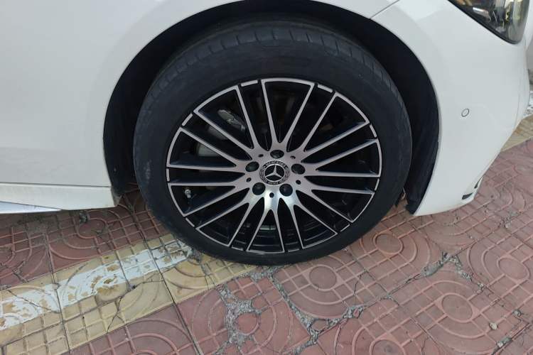 Used Mercedes-Benz C-Class 2022 Restyled C 260 L Sport Edition Right Front Wheel Hub