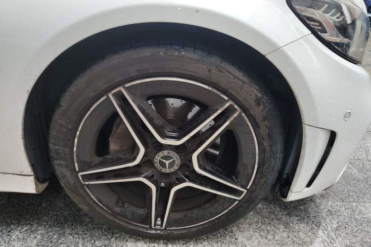 Used Mercedes-Benz C-Class 2022 Refreshed C 260 Coupe Right Front Wheel Hub