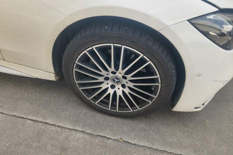 Used Mercedes-Benz C-Class 2022 Restyled C 260 L Sport Edition Right Front Wheel Hub