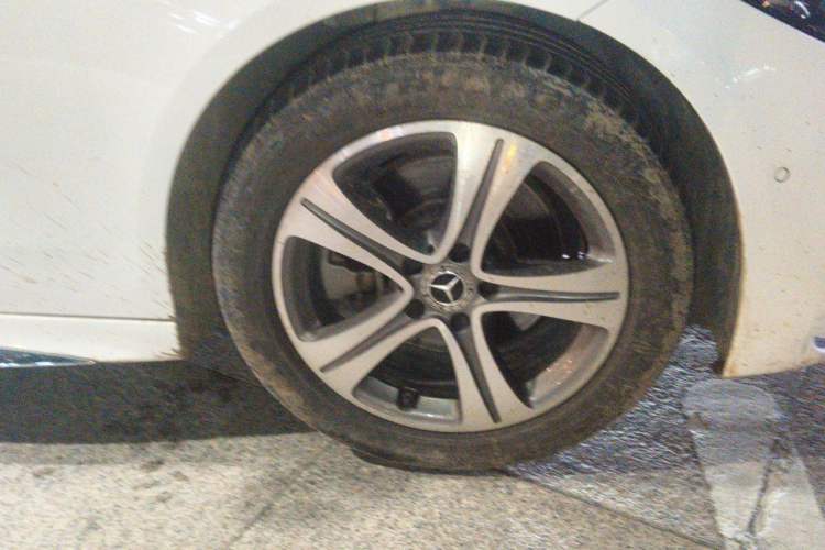 Used Mercedes-Benz C-Class 2022 C 200 L Sport Edition Right Front Wheel Hub