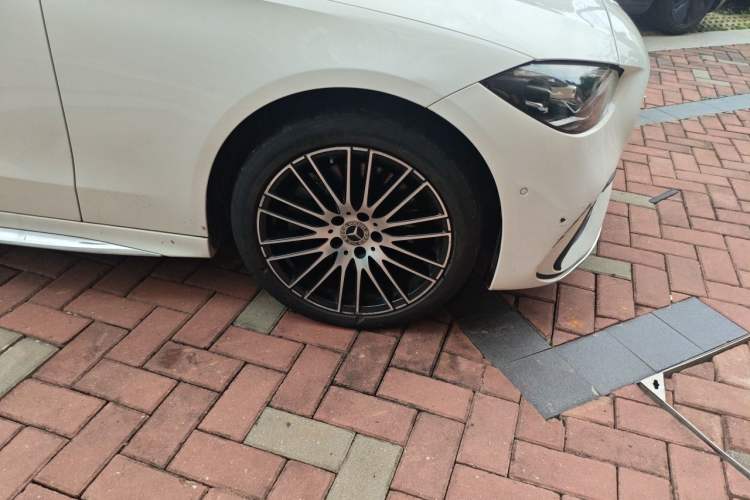 Used Mercedes-Benz C-Class 2022 C 260 L Sport Edition Right Front Wheel Hub