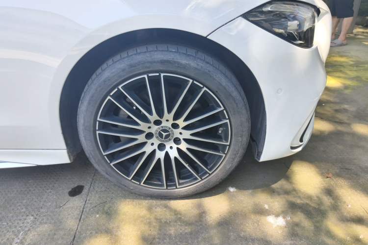 Used Mercedes-Benz C-Class 2022 Restyled C 260 L Sport Edition Right Front Wheel Hub