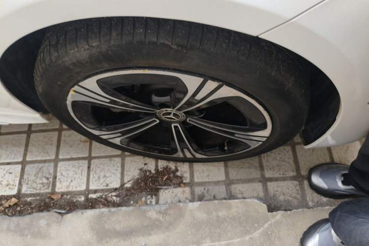 Used Mercedes-Benz C-Class 2022 C 260 L Obsidian Night Sport Edition Right Front Wheel Hub