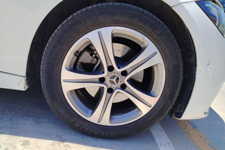 Used Mercedes-Benz C-Class 2022 C 200 L Sport Edition Right Front Wheel Hub