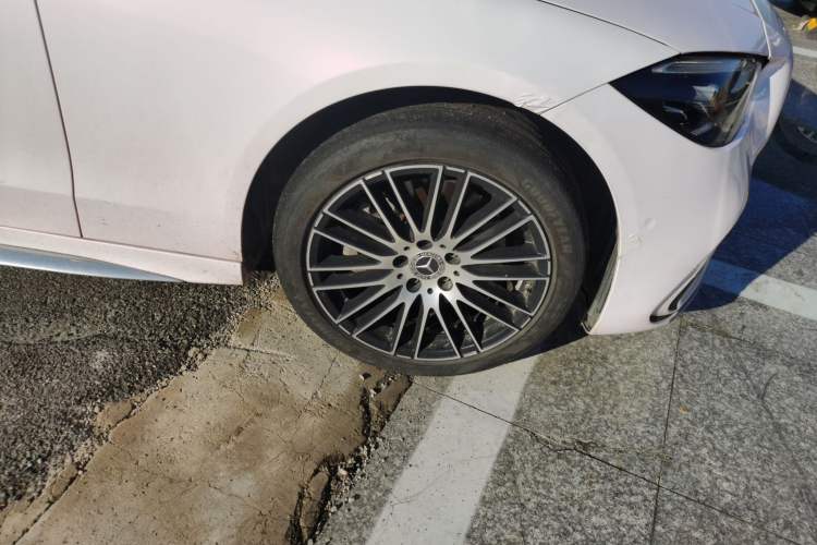 Used Mercedes-Benz C-Class 2022 Restyled C 260 L Sport Edition Right Front Wheel Hub