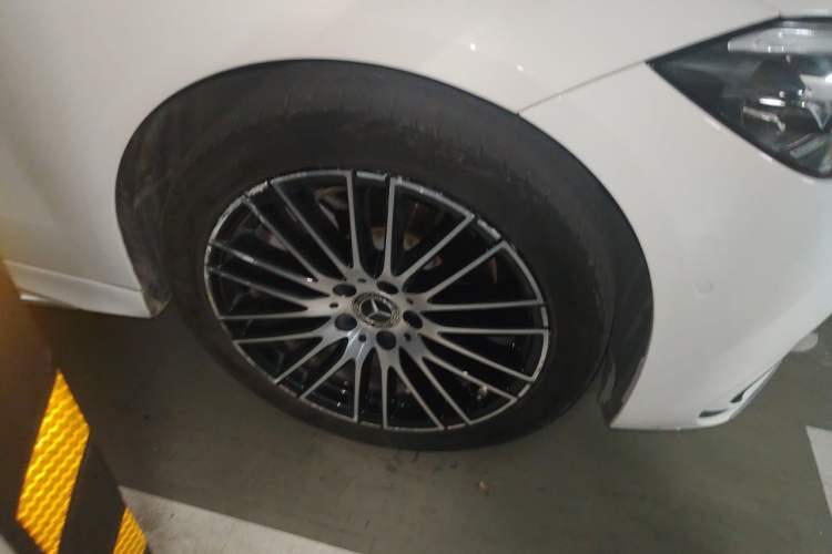 Used Mercedes-Benz C-Class 2022 Restyled C 260 L Sport Edition Right Front Wheel Hub