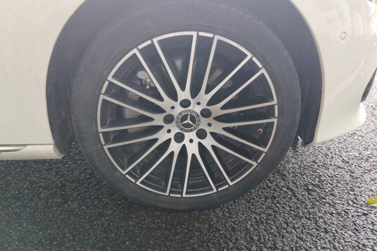 Used Mercedes-Benz C-Class 2022 C 260 L Right Front Wheel Hub