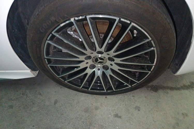 Used Mercedes-Benz C-Class 2022 Restyled C 260 L Sport Edition Right Front Wheel Hub