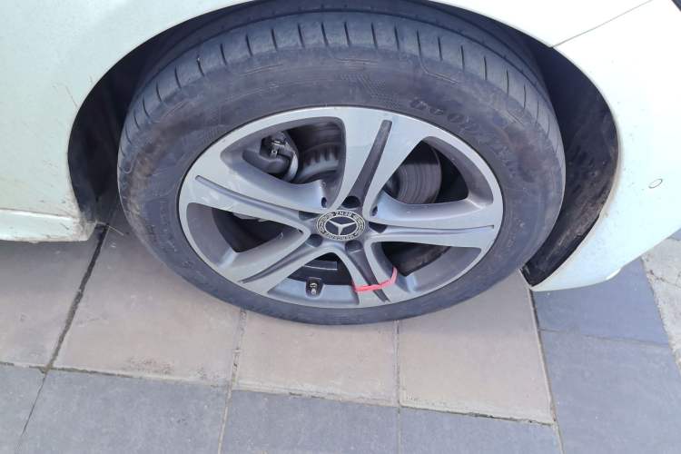 Used Mercedes-Benz C-Class 2022 Restyled C 200 L Sport Edition Right Front Wheel Hub