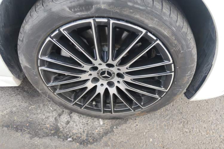 Used Mercedes-Benz C-Class 2022 Restyled C 260 L Sport Edition Right Front Wheel Hub