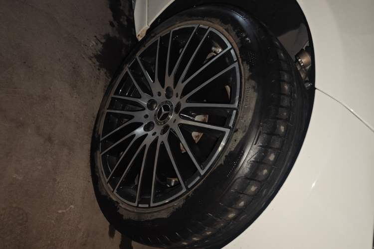 Used Mercedes-Benz C-Class 2022 Restyled C 260 L Sport Edition Right Front Wheel Hub
