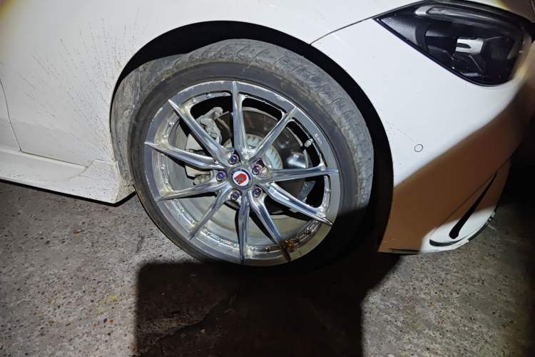 Used Mercedes-Benz C-Class 2022 Restyled C 200 L Sport Edition Right Front Wheel Hub