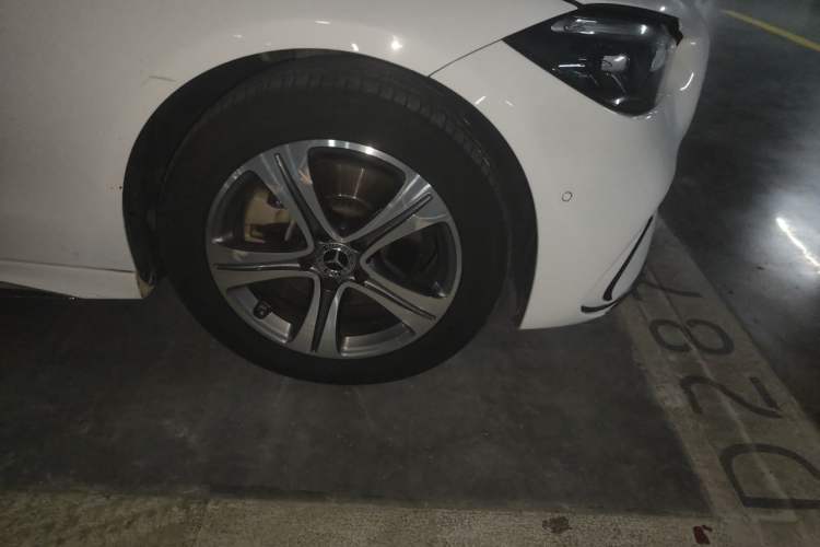 Used Mercedes-Benz C-Class 2022 Restyled C 200 L Sport Edition Right Front Wheel Hub