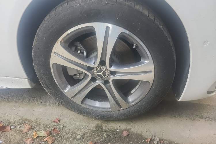 Used Mercedes-Benz C-Class 2022 Restyled C 200 L Sport Edition Right Front Wheel Hub