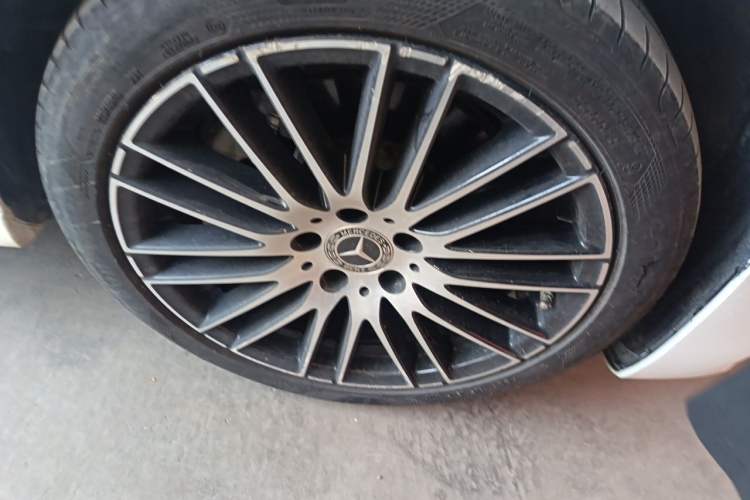 Used Mercedes-Benz C-Class 2022 Restyled C 260 L Sport Edition Right Front Wheel Hub