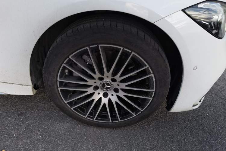 Used Mercedes-Benz C-Class 2022 Restyled C 260 L Sport Edition Right Front Wheel Hub