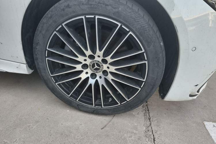 Used Mercedes-Benz C-Class 2022 C 260 L Sport Edition Right Front Wheel Hub