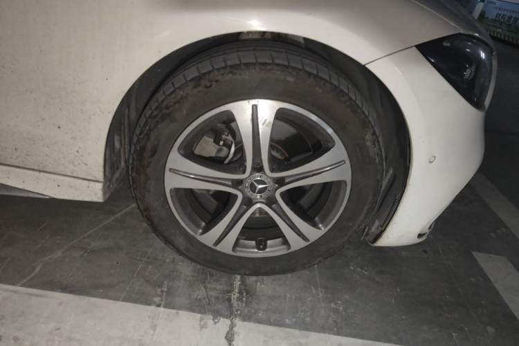 Used Mercedes-Benz C-Class 2022 C 200 L Sport Edition Right Front Wheel Hub