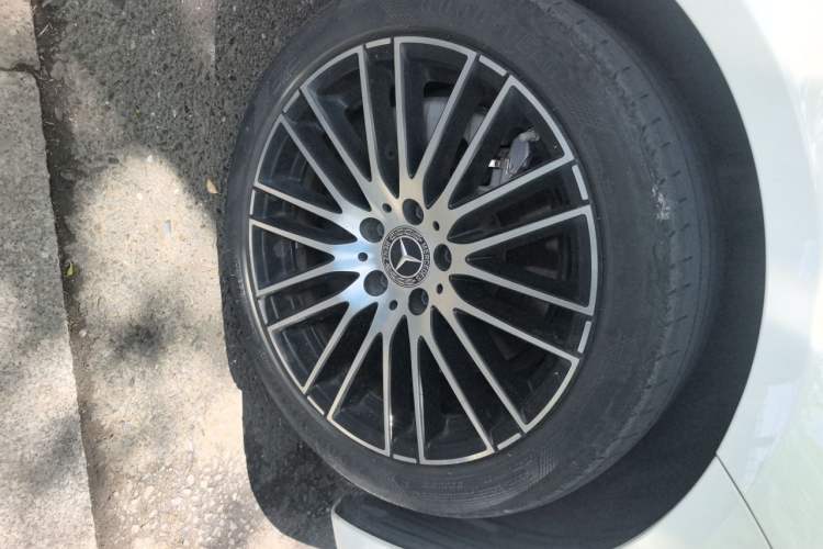 Used Mercedes-Benz C-Class 2022 Restyled C 260 L Sport Edition Right Front Wheel Hub
