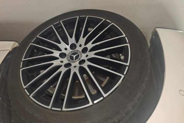 Used Mercedes-Benz C-Class 2022 C 260 L Sport Edition Right Front Wheel Hub
