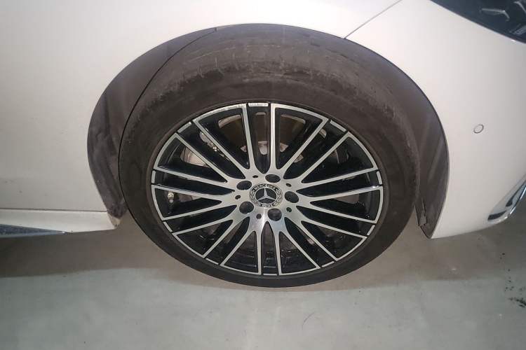 Used Mercedes-Benz C-Class 2022 C 260 L Sport Edition Right Front Wheel Hub