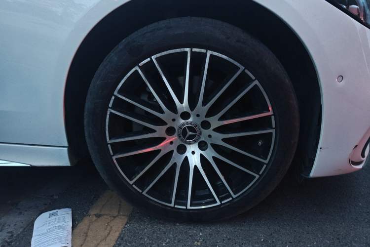 Used Mercedes-Benz C-Class 2022 Restyled C 260 L Sport Edition Right Front Wheel Hub
