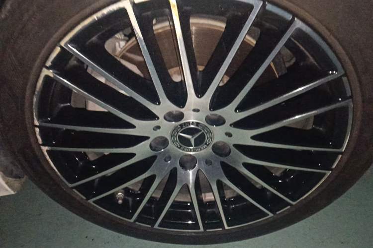Used Mercedes-Benz C-Class 2022 Restyled C 260 L Sport Edition Right Front Wheel Hub
