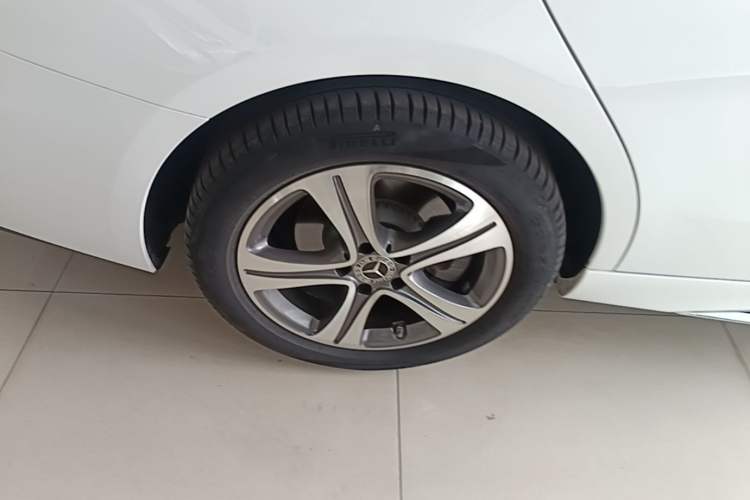 Used Mercedes-Benz C-Class 2022 C 200 L Sport Edition Right Rear Wheel Hub