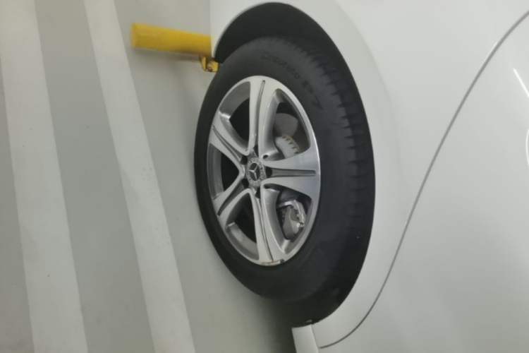 Used Mercedes-Benz C-Class 2022 C 200 L Sport Edition Right Rear Wheel Hub