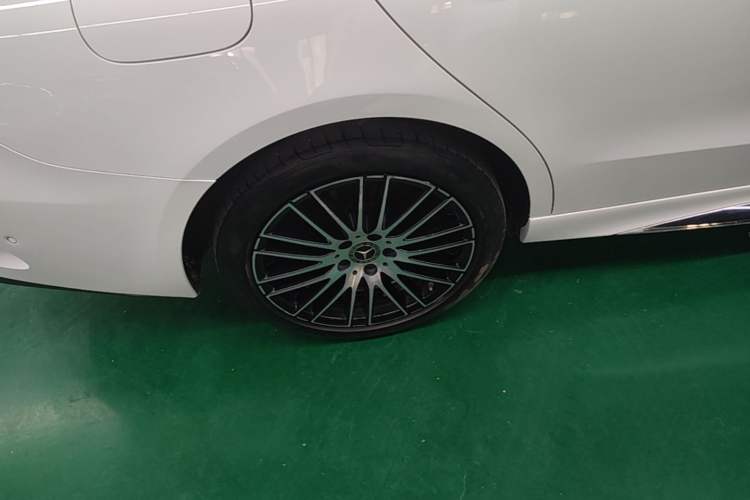 Used Mercedes-Benz C-Class 2022 Restyled C 260 L Sport Edition Right Rear Wheel Hub