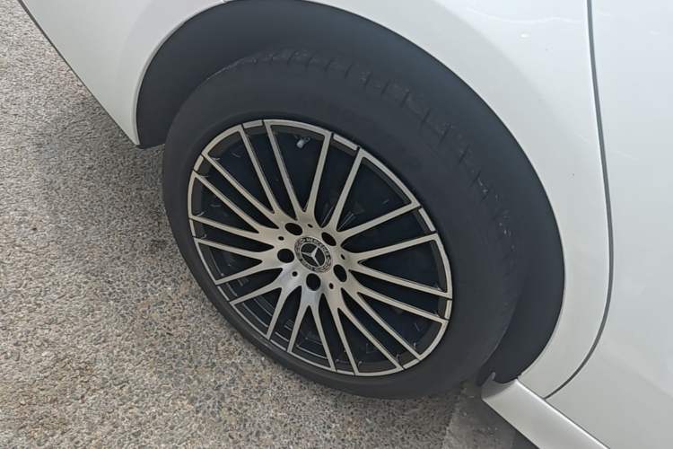 Used Mercedes-Benz C-Class 2022 Restyled C 260 L Sport Edition Right Rear Wheel Hub