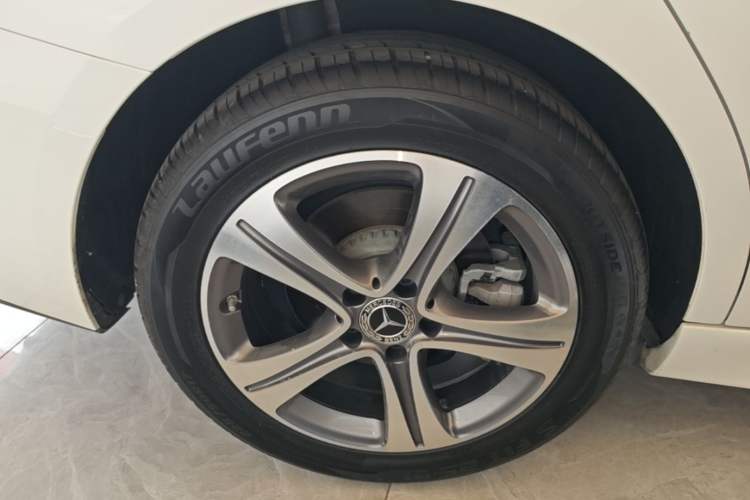 Used Mercedes-Benz C-Class 2022 Restyled C 200 L Sport Edition Right Rear Wheel Hub