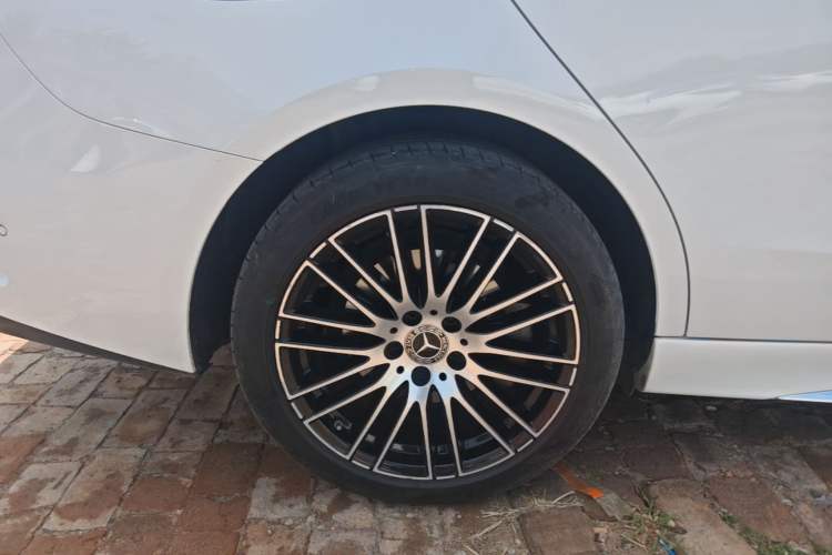 Used Mercedes-Benz C-Class 2022 Restyled C 260 L Sport Edition Right Rear Wheel Hub