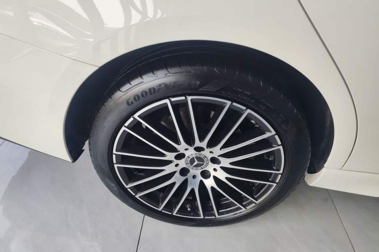 Used Mercedes-Benz C-Class 2022 Restyled C 260 L Sport Edition Right Rear Wheel Hub