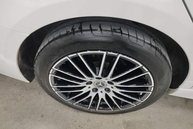 Used Mercedes-Benz C-Class 2022 C 260 L Sport Edition Right Rear Wheel Hub