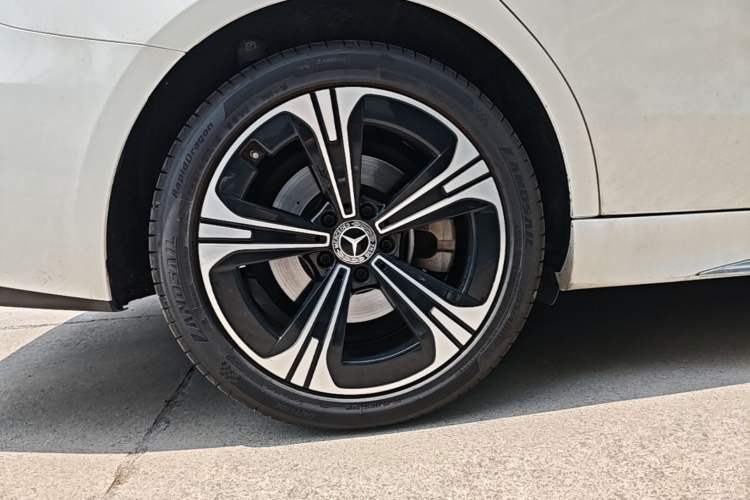 Used Mercedes-Benz C-Class 2022 Restyled C 260 L Sport Edition Right Rear Wheel Hub