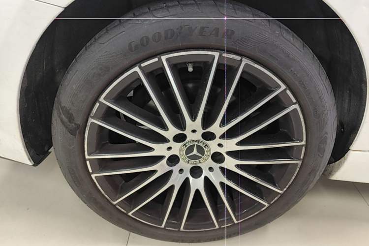 Used Mercedes-Benz C-Class 2022 Restyled C 260 L Sport Edition Right Rear Wheel Hub