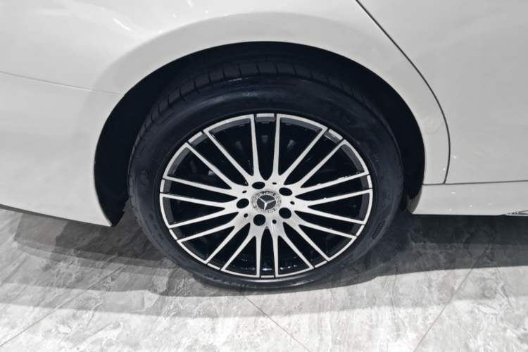Used Mercedes-Benz C-Class 2022 Restyled C 260 L Sport Edition Right Rear Wheel Hub