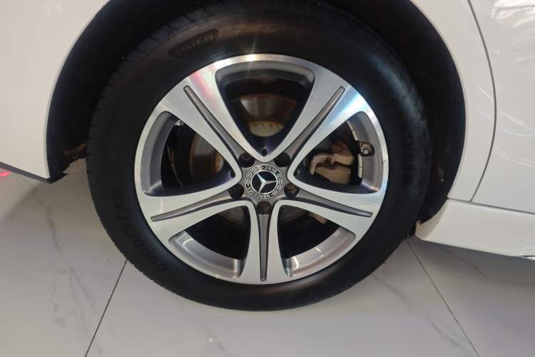 Used Mercedes-Benz C-Class 2022 Restyled C 200 L Sport Edition Right Rear Wheel Hub