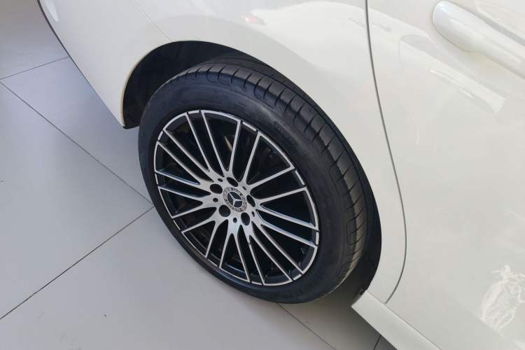 Used Mercedes-Benz C-Class 2022 Restyled C 260 L Sport Edition Right Rear Wheel Hub