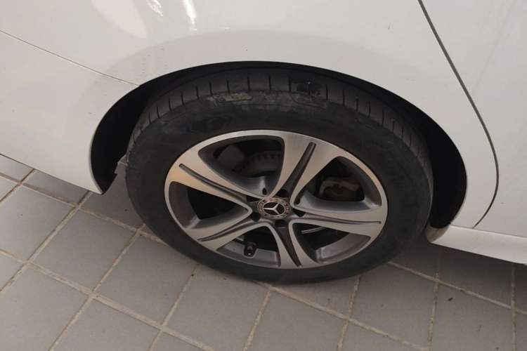 Used Mercedes-Benz C-Class 2022 C 200 L Sport Edition Right Rear Wheel Hub