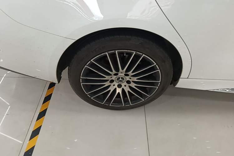 Used Mercedes-Benz C-Class 2022 Restyled C 260 L Sport Edition Right Rear Wheel Hub