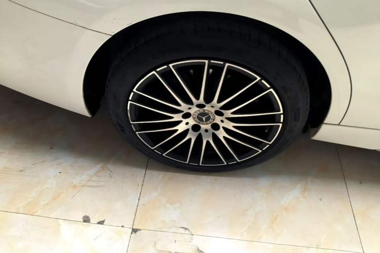 Used Mercedes-Benz C-Class 2022 Restyled C 260 L Sport Edition Right Rear Wheel Hub