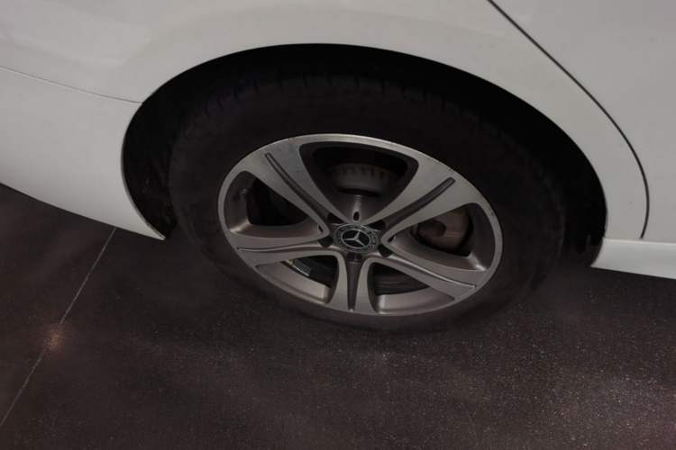 Used Mercedes-Benz C-Class 2022 C 200 L Sport Edition Right Rear Wheel Hub