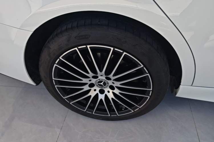 Used Mercedes-Benz C-Class 2022 Restyled C 260 L Sport Edition Right Rear Wheel Hub