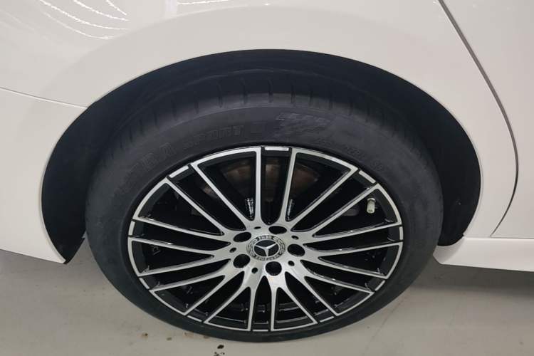 Used Mercedes-Benz C-Class 2022 C 260 L Sport Edition Right Rear Wheel Hub